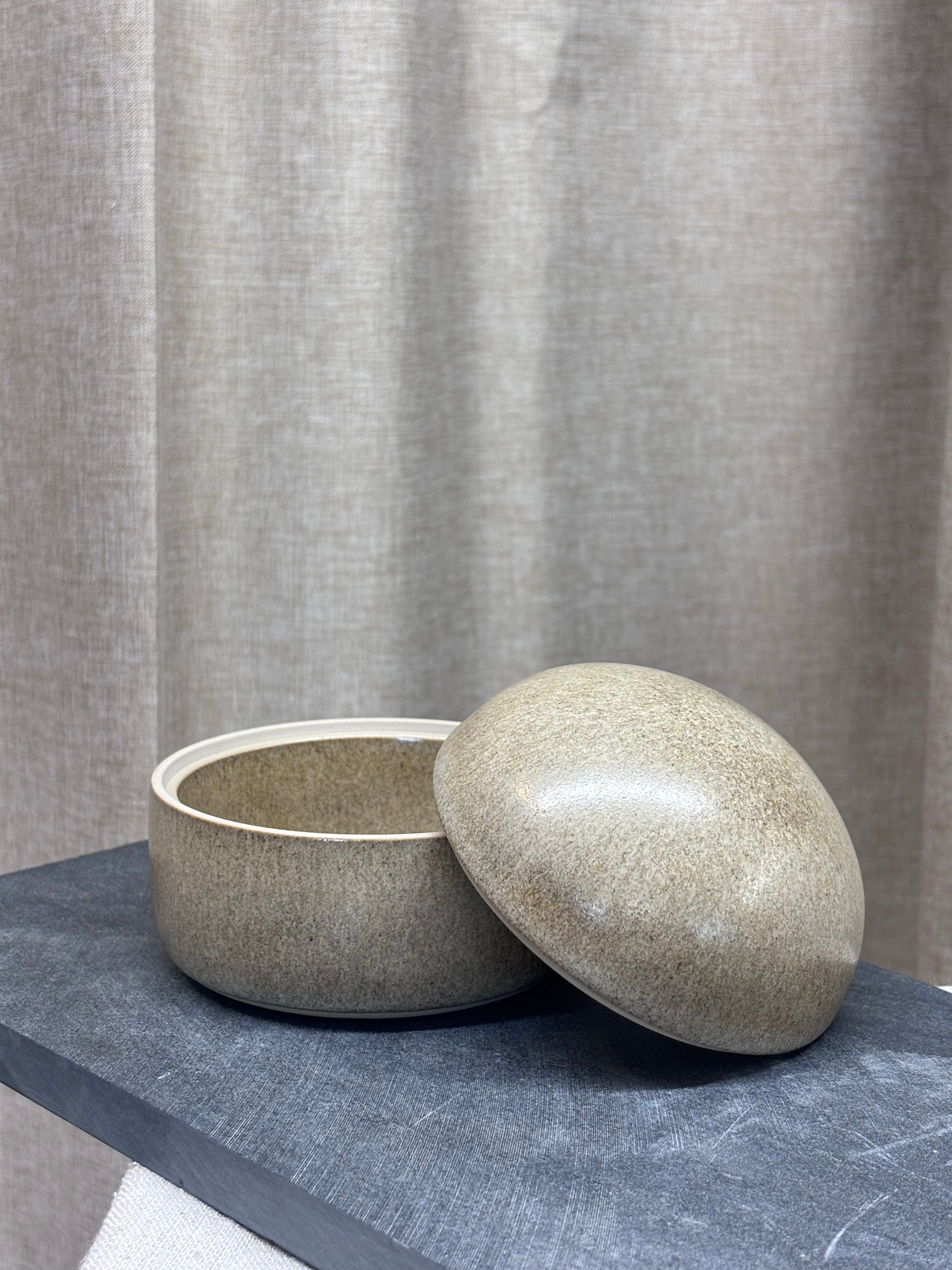 Lågkrukke, sand